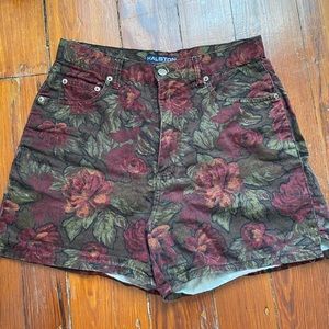 Vintage floral Mom Shorts
